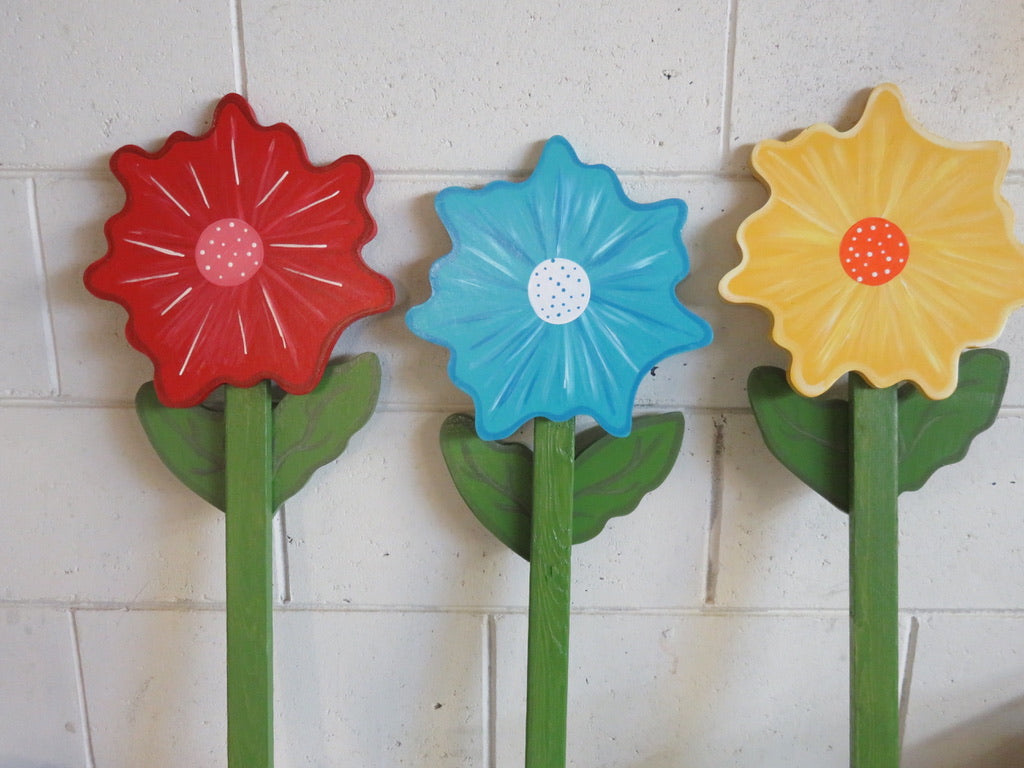 The Flower That Never Needs Watering Wood Outdoor Lawn & Garden Decor Yard Art Sign