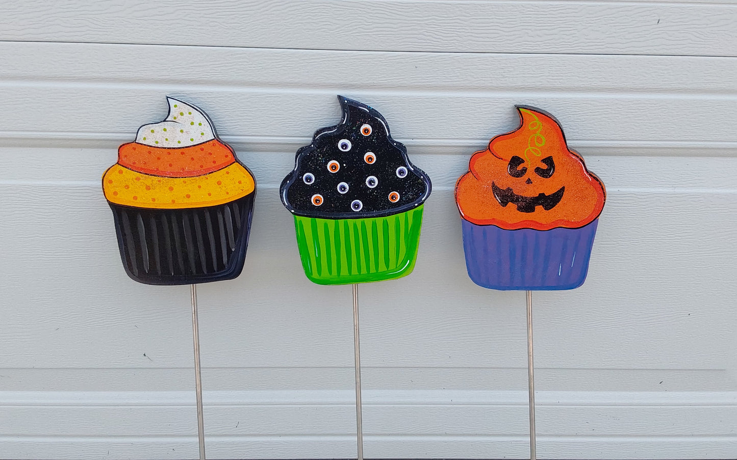 Halloween Cupcakes Candy Corn, Pumpkin, Wood Outdoor Yard Art Sign, Scary Cute Cupcake Lawn Decorations, Garden Stake, Plant Pokes, Set of 3