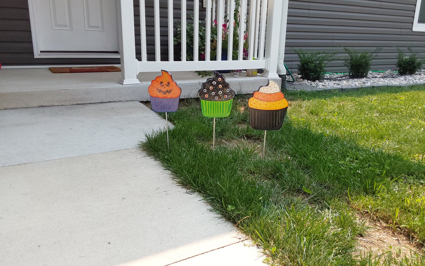 Halloween Cupcakes Candy Corn, Pumpkin, Wood Outdoor Yard Art Sign, Scary Cute Cupcake Lawn Decorations, Garden Stake, Plant Pokes, Set of 3
