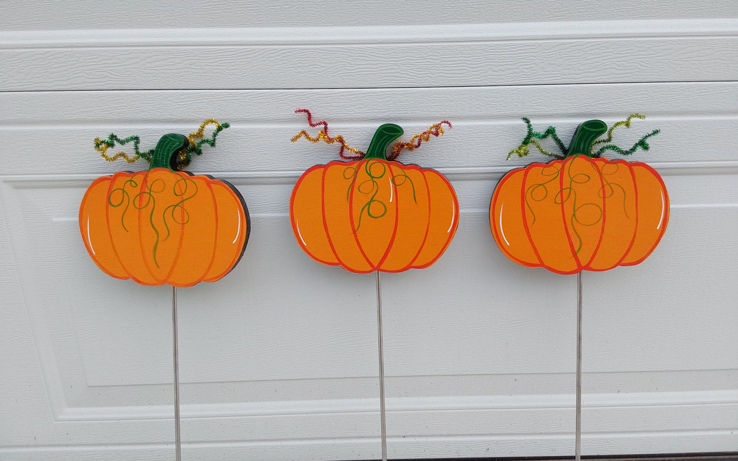 Halloween Wood Pumpkin Outdoor Yard Art Sign, Fall Lawn Decorations, Garden Stake, Plant Pokes, Set of 3