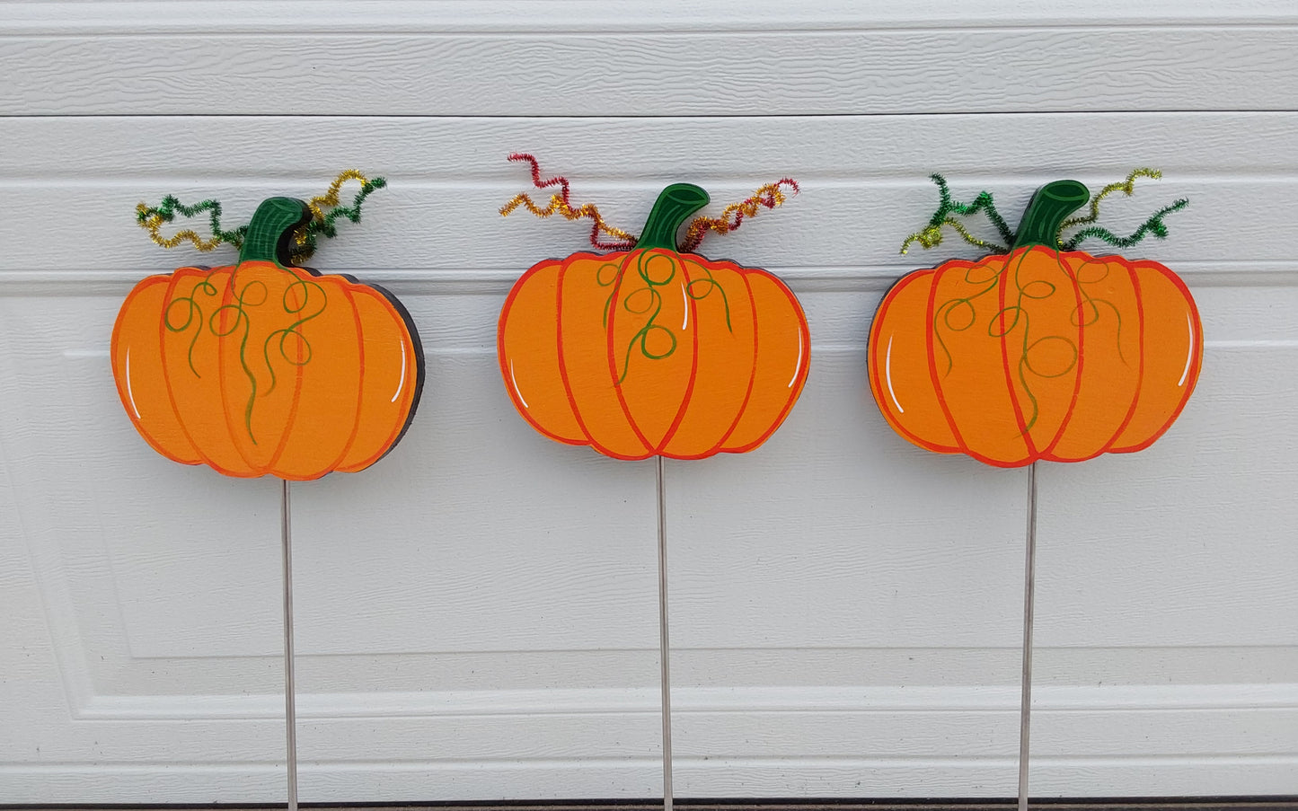 Halloween Wood Pumpkin Outdoor Yard Art Sign, Fall Lawn Decorations, Garden Stake, Plant Pokes, Set of 3