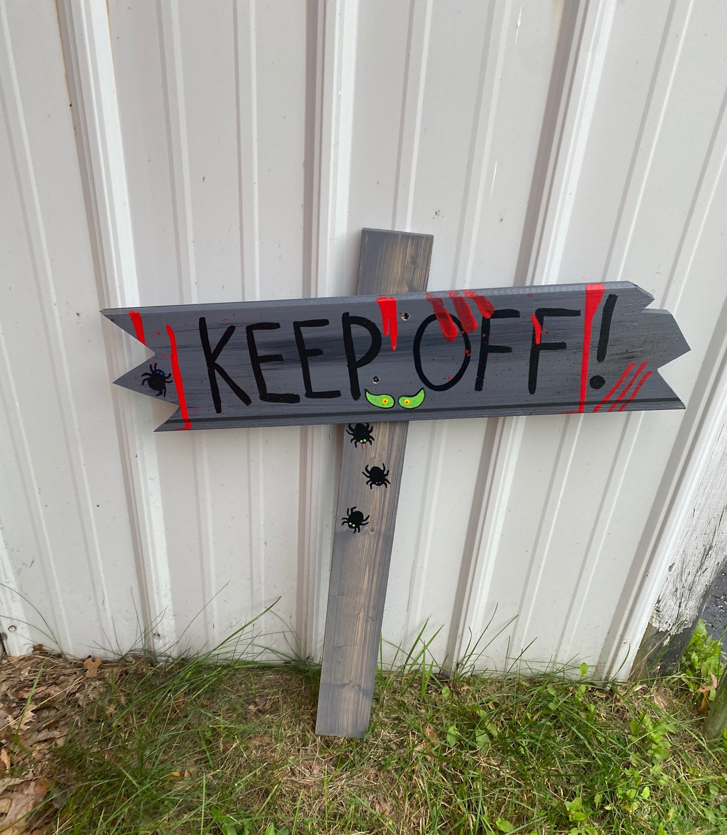 Halloween Keep Out Wood Yard Art Sign, Outdoor Yard Art Decorations, Scary Sign