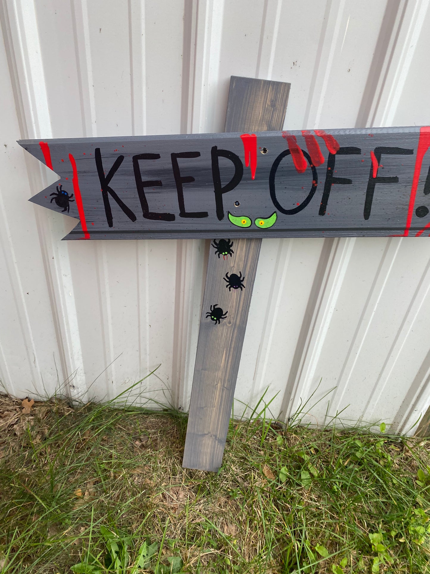 Halloween Keep Out Wood Yard Art Sign, Outdoor Yard Art Decorations, Scary Sign