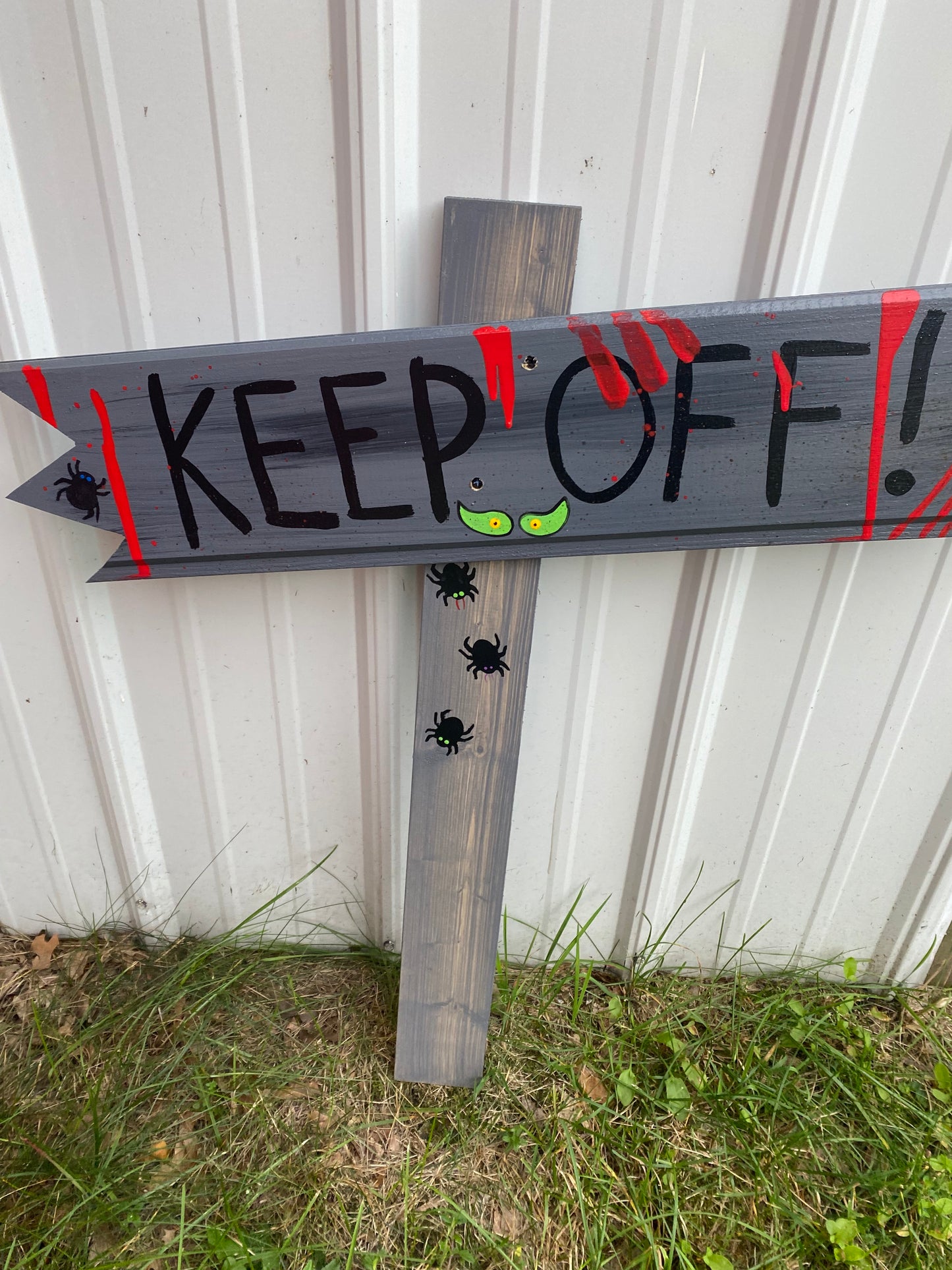 Halloween Keep Out Wood Yard Art Sign, Outdoor Yard Art Decorations, Scary Sign