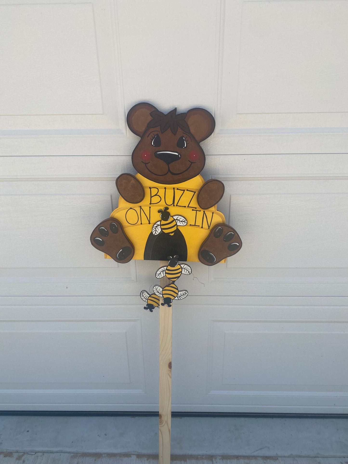 Bear Buzz On In Welcome Sign, Wood Outdoor Yard Art Sign, Bear, Bees