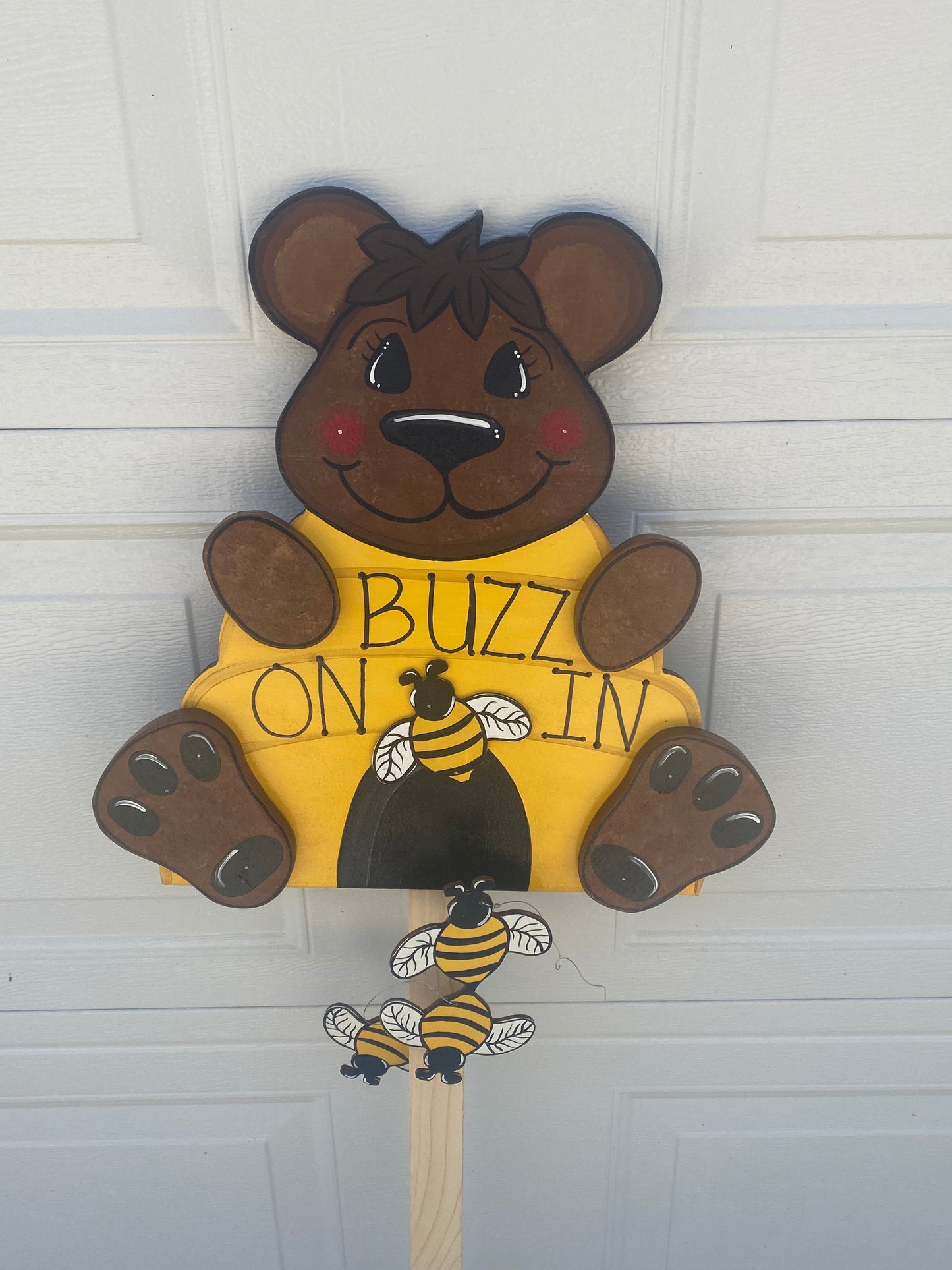 Bear Buzz On In Welcome Sign, Wood Outdoor Yard Art Sign, Bear, Bees
