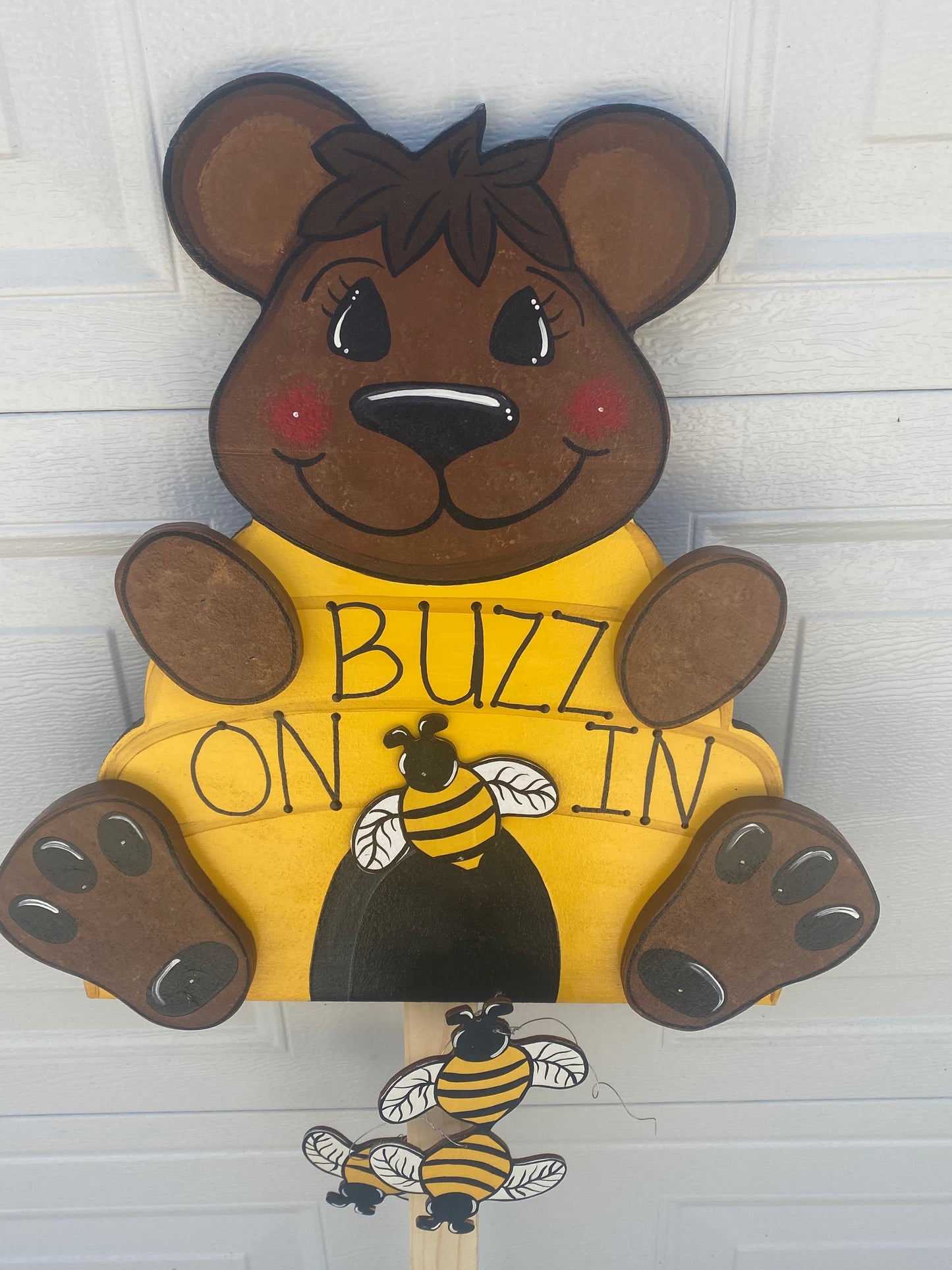 Bear Buzz On In Welcome Sign, Wood Outdoor Yard Art Sign, Bear, Bees
