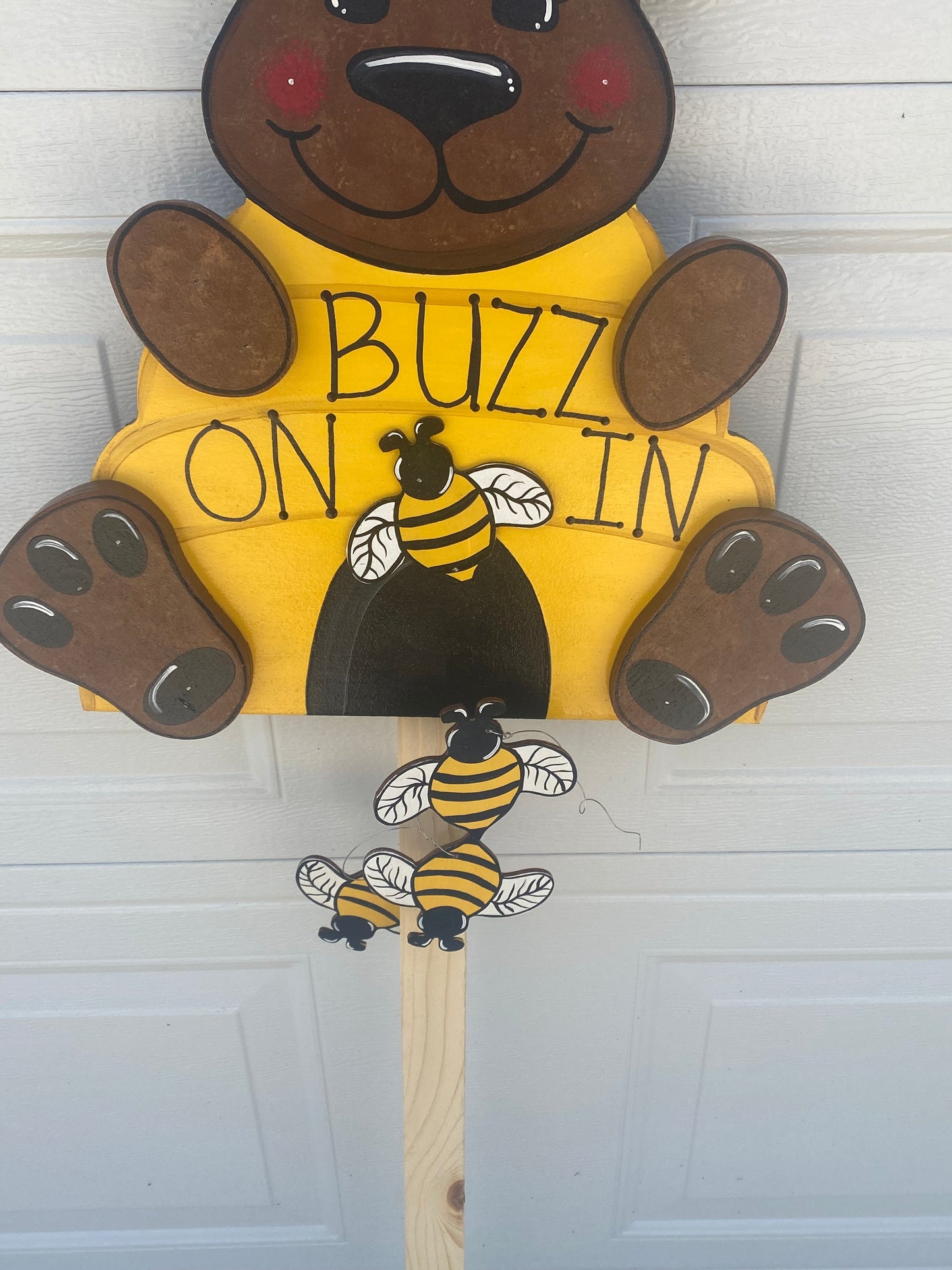 Bear Buzz On In Welcome Sign, Wood Outdoor Yard Art Sign, Bear, Bees