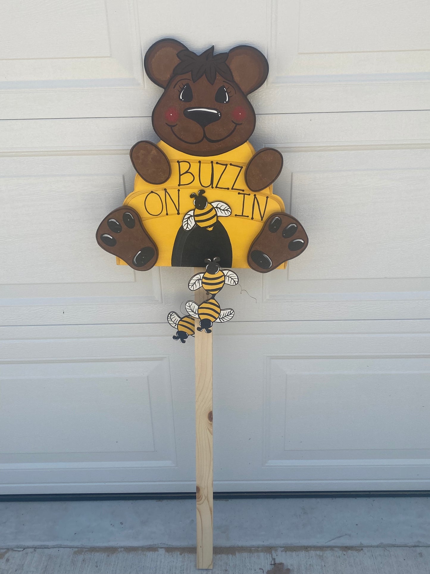 Bear Buzz On In Welcome Sign, Wood Outdoor Yard Art Sign, Bear, Bees