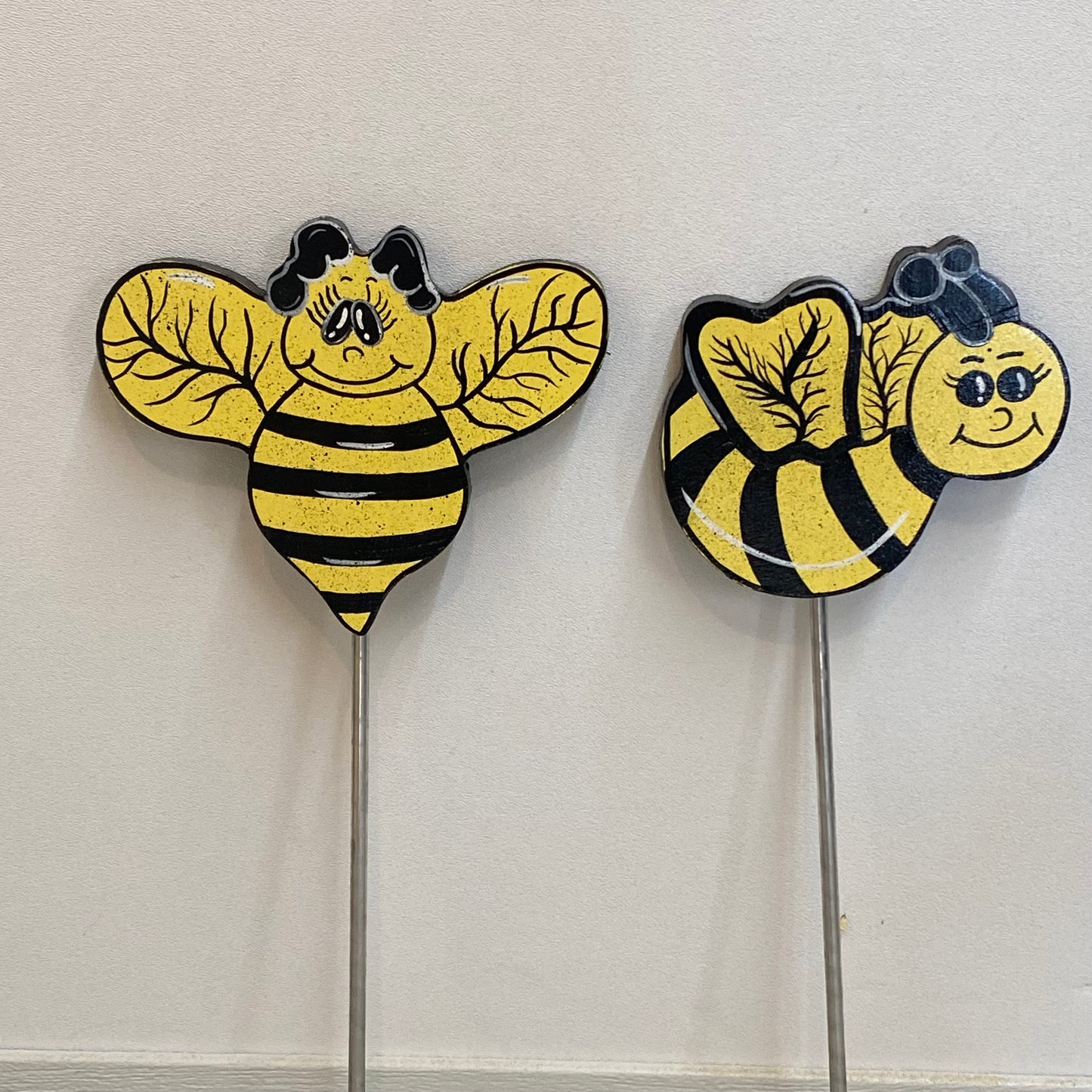 Bee Wood Outdoor Plant Poke, Bees Stake Wood Outdoor Yard Art, Garden Decor
