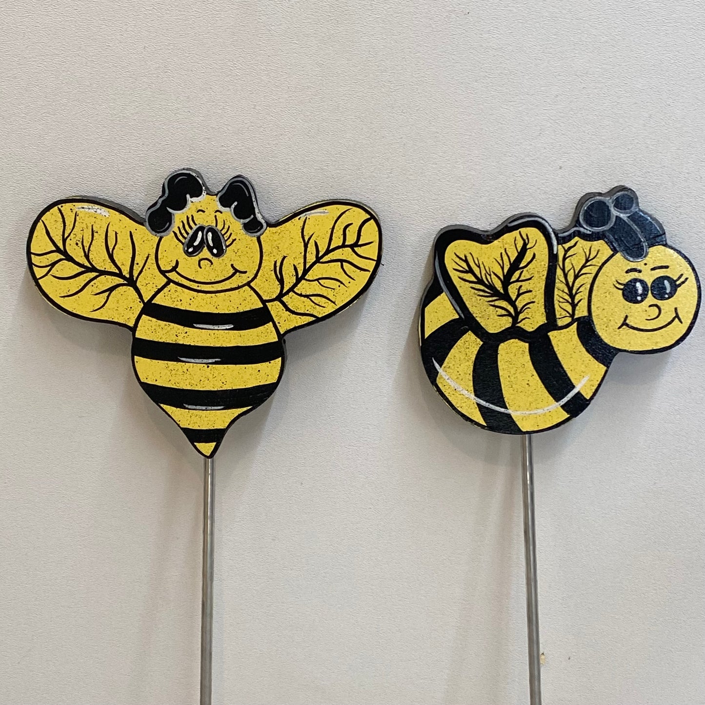 Bee Wood Outdoor Plant Poke, Bees Stake Wood Outdoor Yard Art, Garden Decor