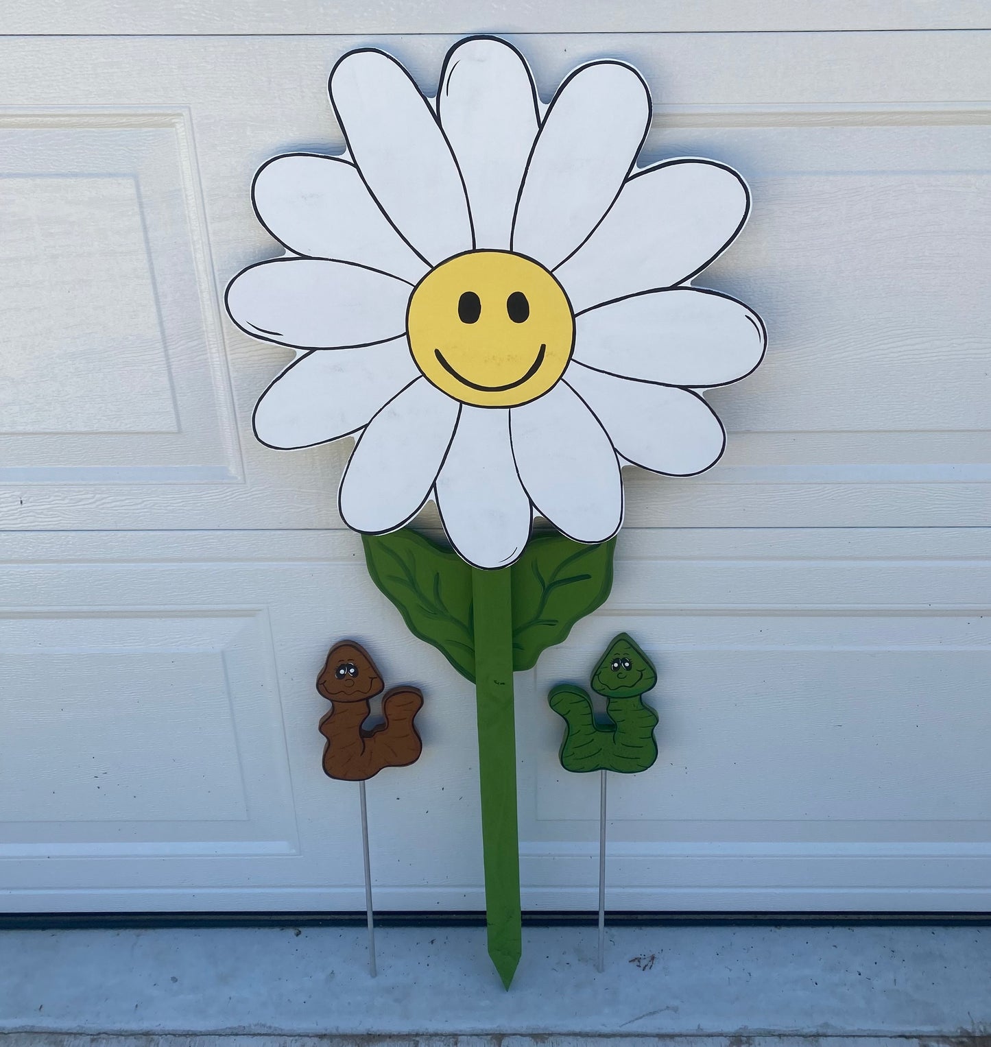 Giant Daisy Flower Never Needs Watering, Wood Outdoor Lawn & Garden Decor Yard Art Sign