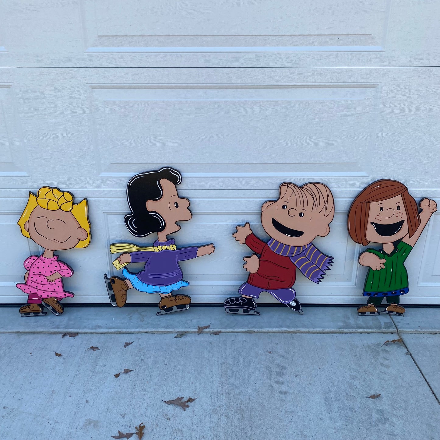 Peanut People Charlie Gang Ice Skating Christmas Wood Outdoor Yard Art Sign, Beagle