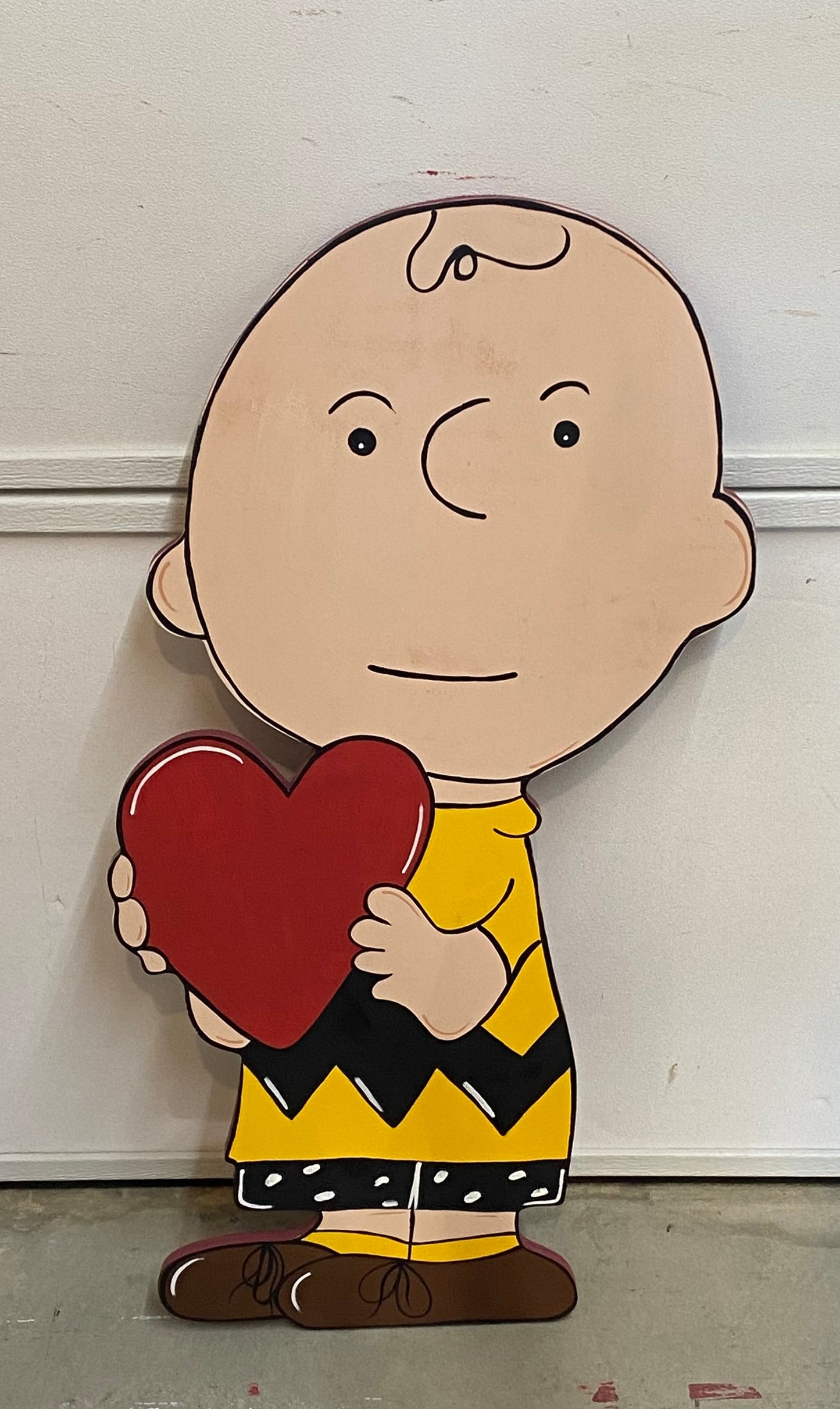 Peanut People Charlie Beagle Dog Valentine’s Day, Peanuts Wood Yard Art, Heart Outdoor Decor