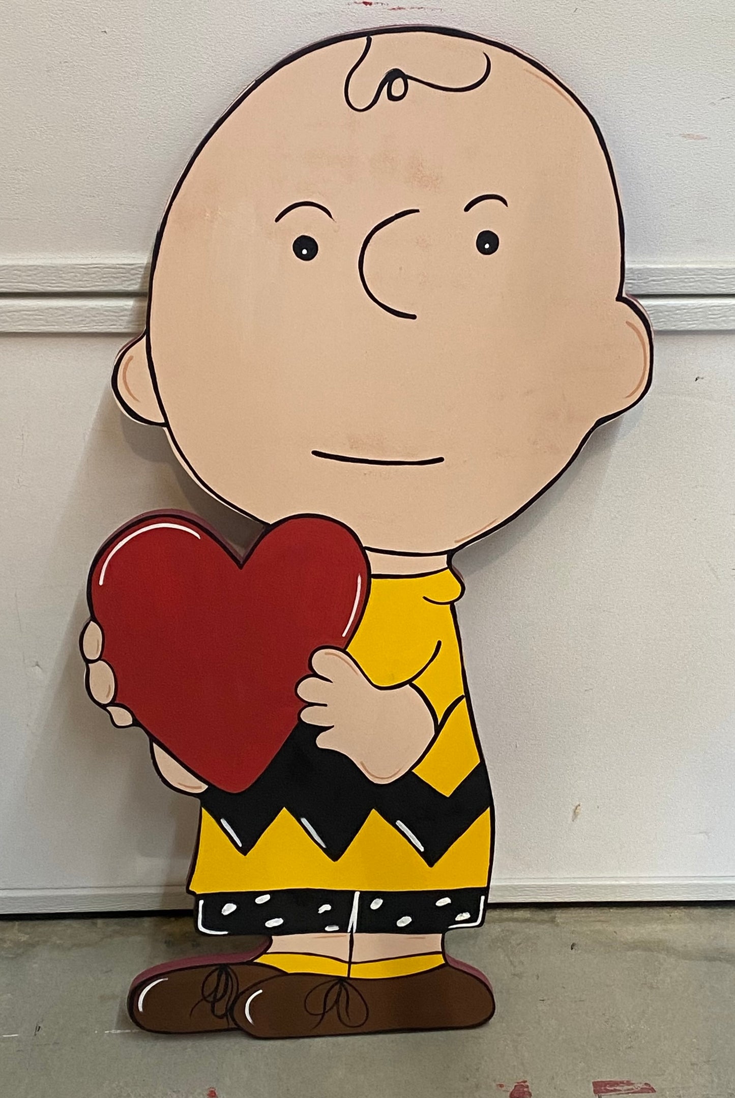Peanut People Charlie Beagle Dog Valentine’s Day, Peanuts Wood Yard Art, Heart Outdoor Decor