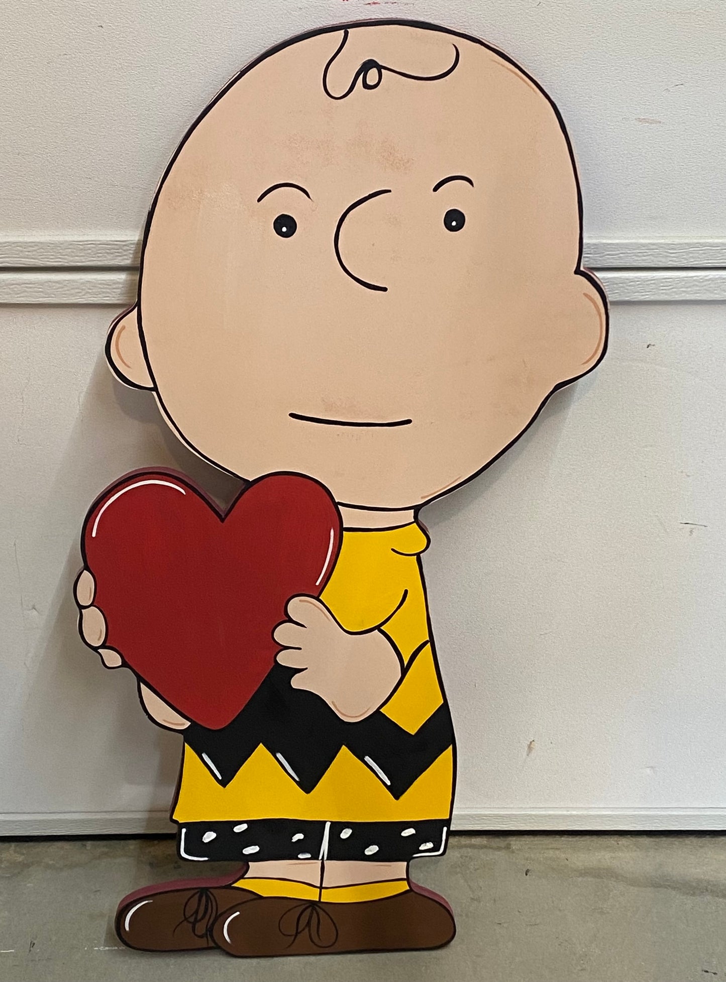 Peanut People Charlie Beagle Dog Valentine’s Day, Peanuts Wood Yard Art, Heart Outdoor Decor