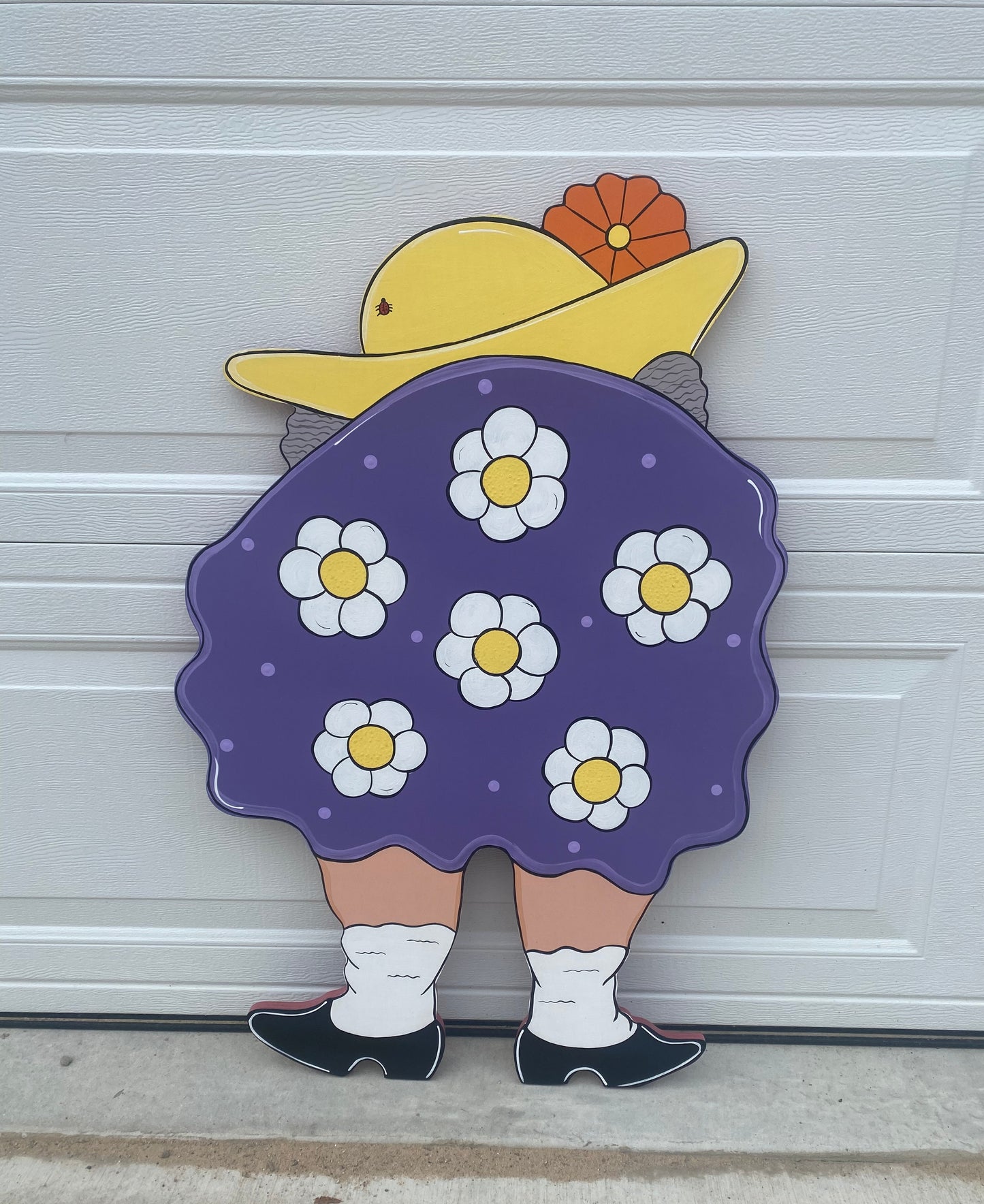 GRANDMA BENDING OVER GARDENING, WOOD OUTDOOR YARD ART SIGN, GARDEN DECORATION