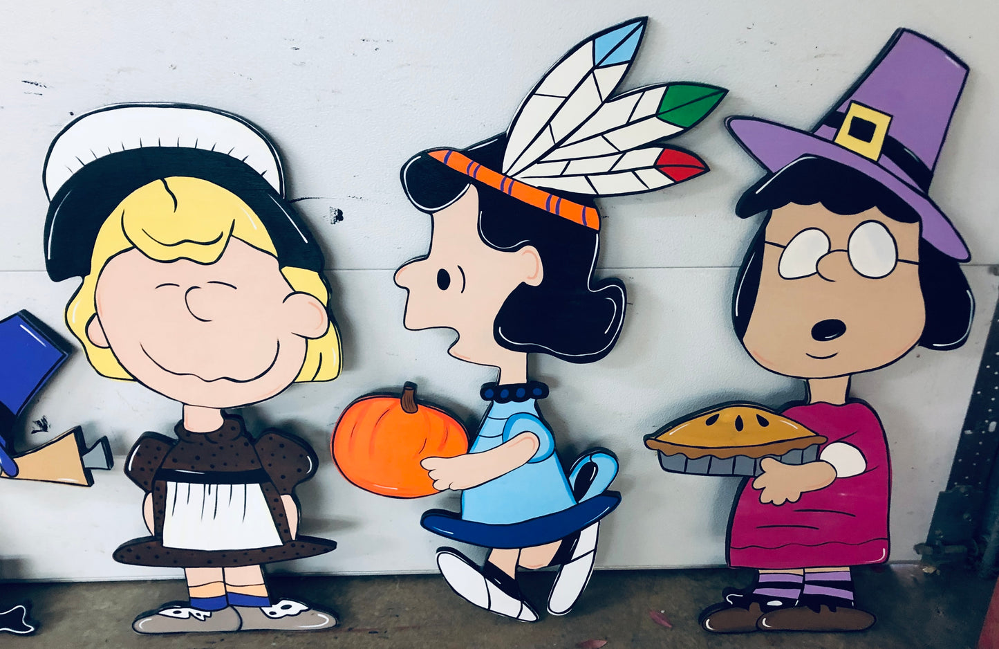 PEANUTS GANG THANKSGIVING WOOD OUTDOOR LAWN YARD ART SIGN, SET OF 8, CHARLIE BROWN