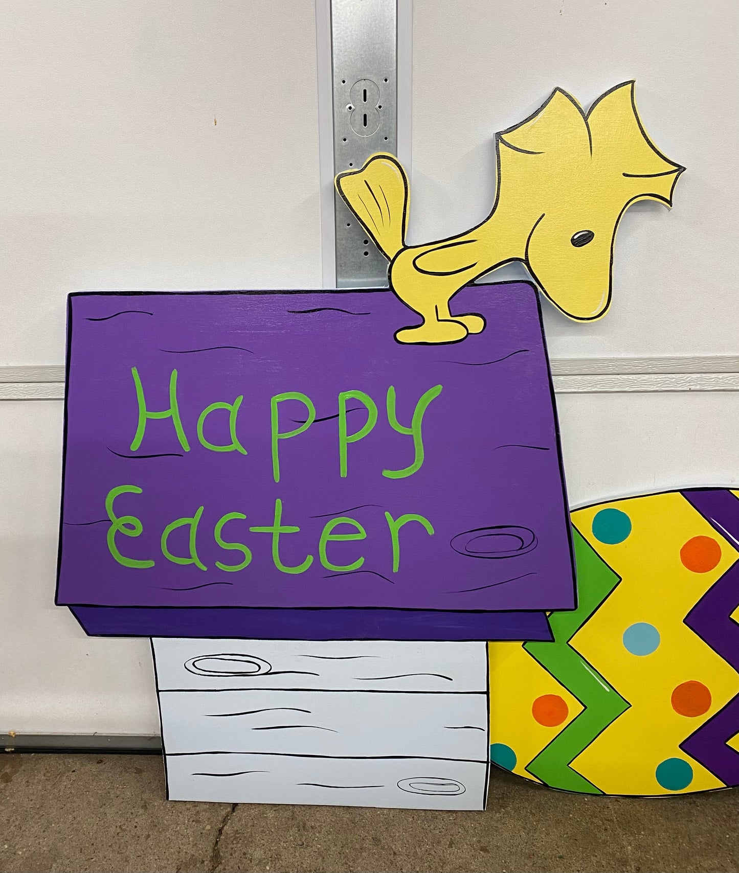 HAPPY EASTER BEAGLE WITH DOGHOUSE WOOD YARD ART SIGN, PEANUTS, EASTER OUTDOOR DECORATIONS