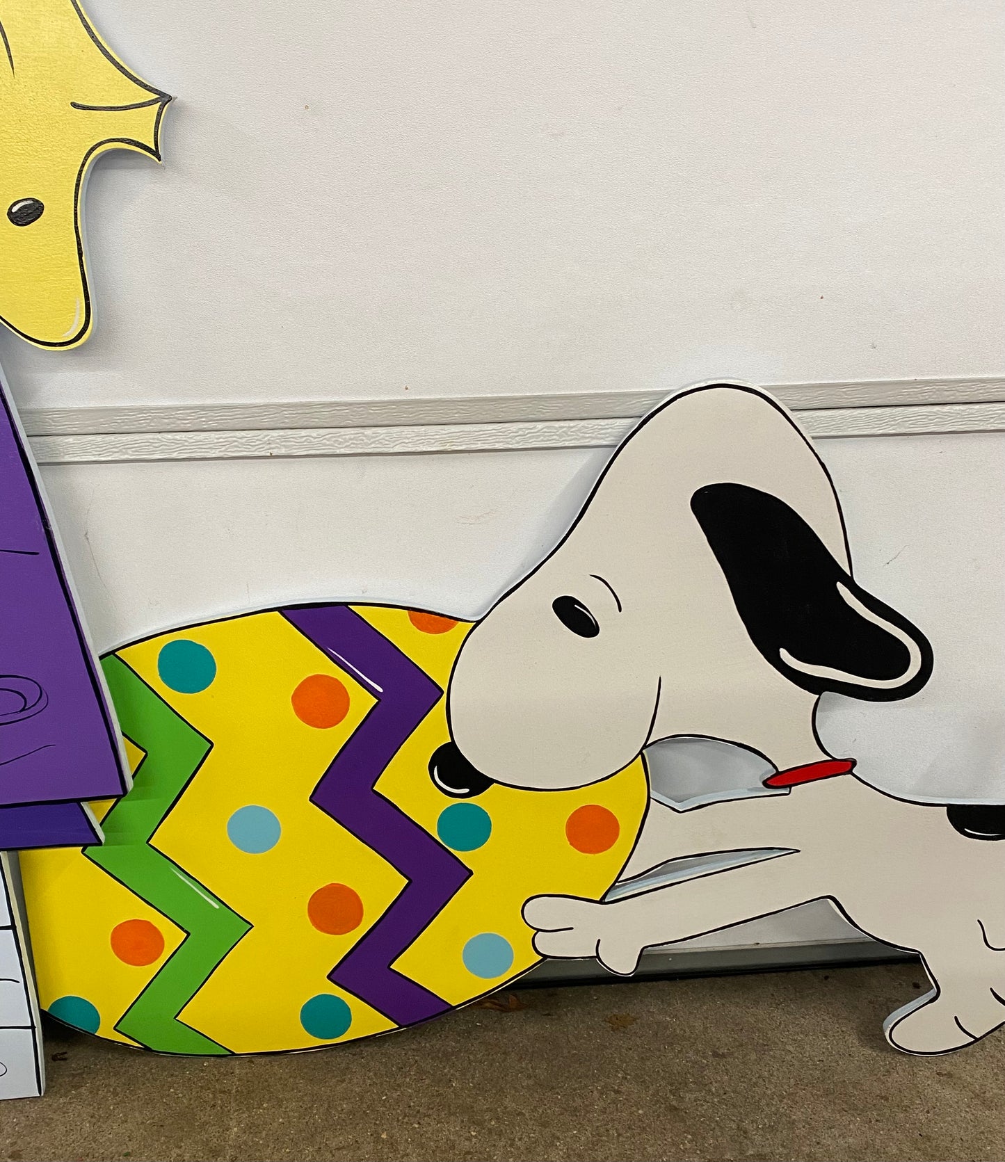 HAPPY EASTER BEAGLE WITH DOGHOUSE WOOD YARD ART SIGN, PEANUTS, EASTER OUTDOOR DECORATIONS