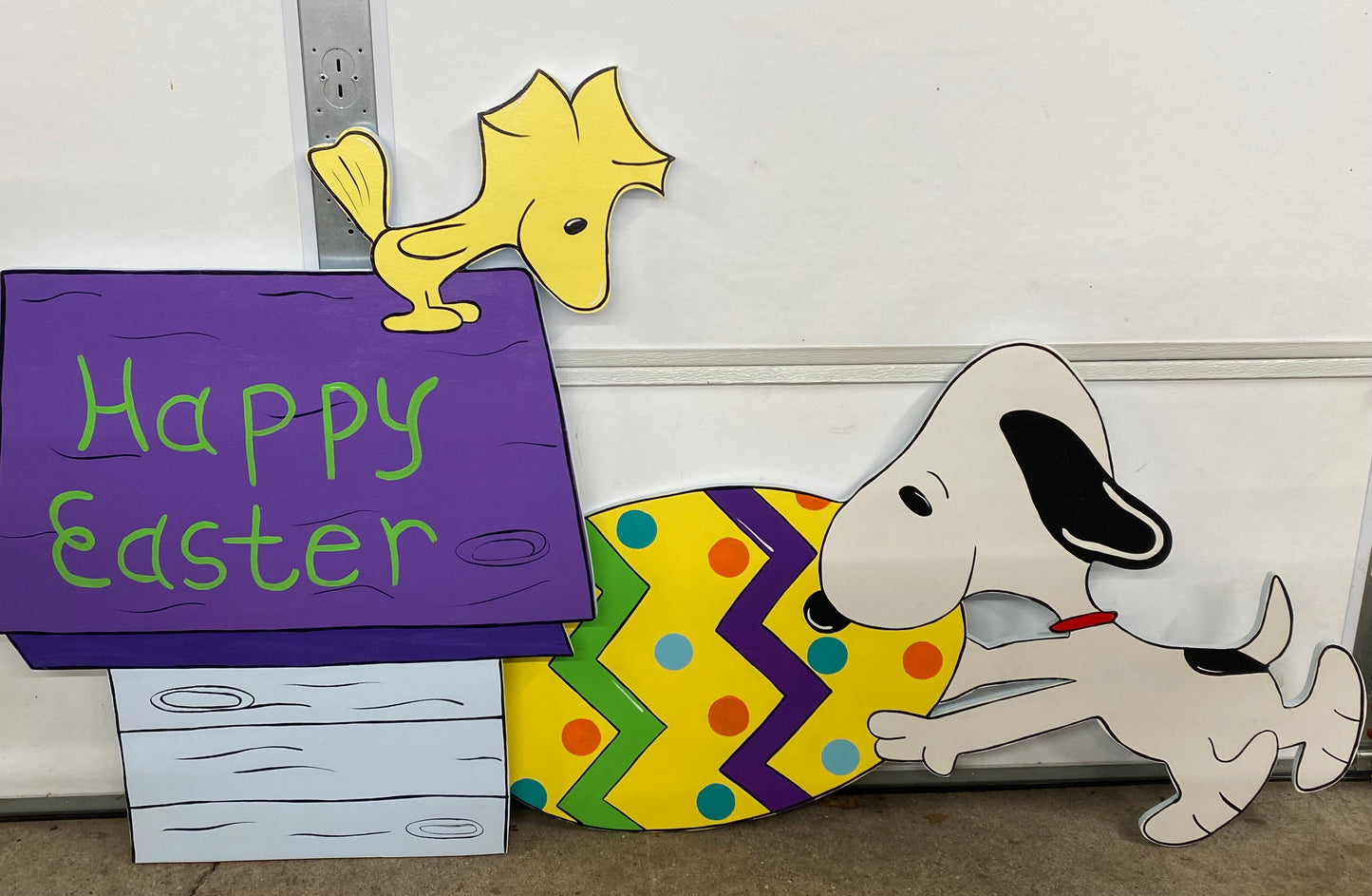 HAPPY EASTER BEAGLE WITH DOGHOUSE WOOD YARD ART SIGN, PEANUTS, EASTER OUTDOOR DECORATIONS