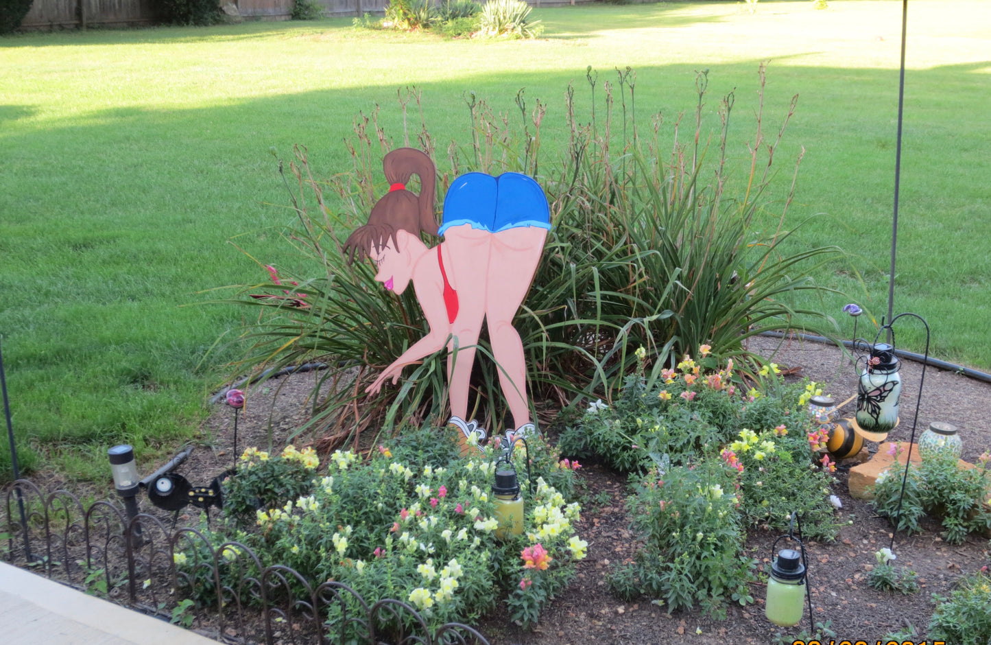 WOMAN BENDING OVER GARDENING, WOOD OUTDOOR YARD ART SIGN, GARDEN DECORATION