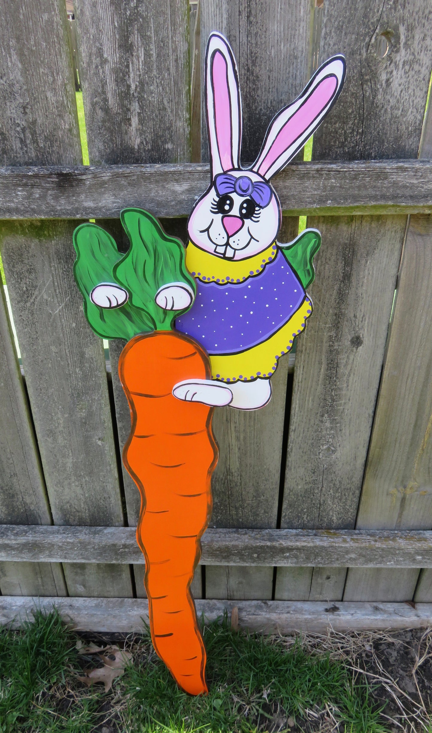 EASTER BUNNY SITTING ON CARROT WOOD OUTDOOR YARD ART SIGN