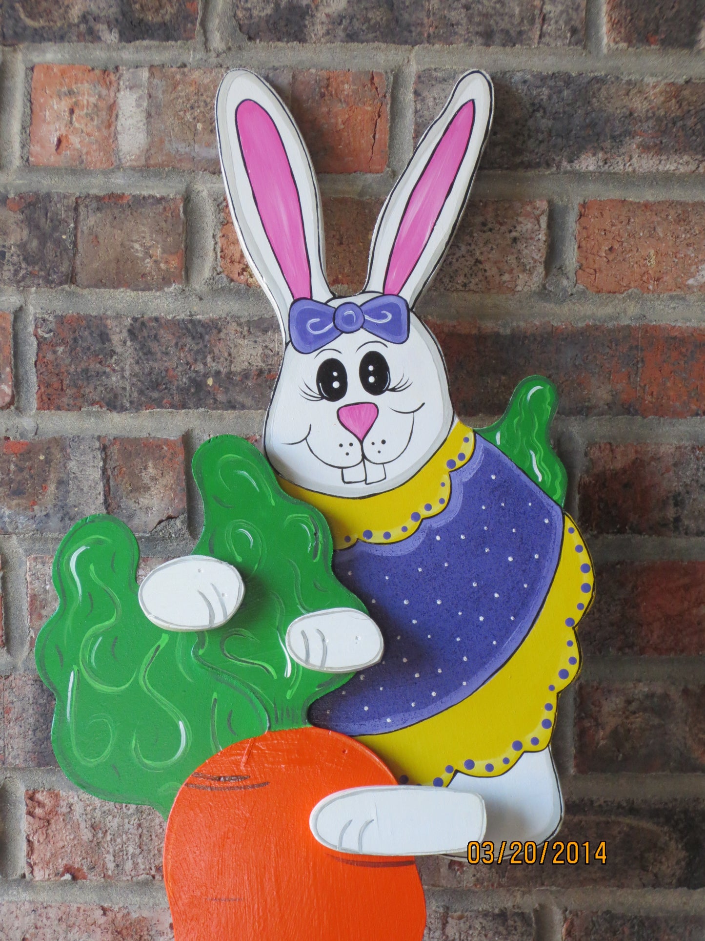 EASTER BUNNY SITTING ON CARROT WOOD OUTDOOR YARD ART SIGN