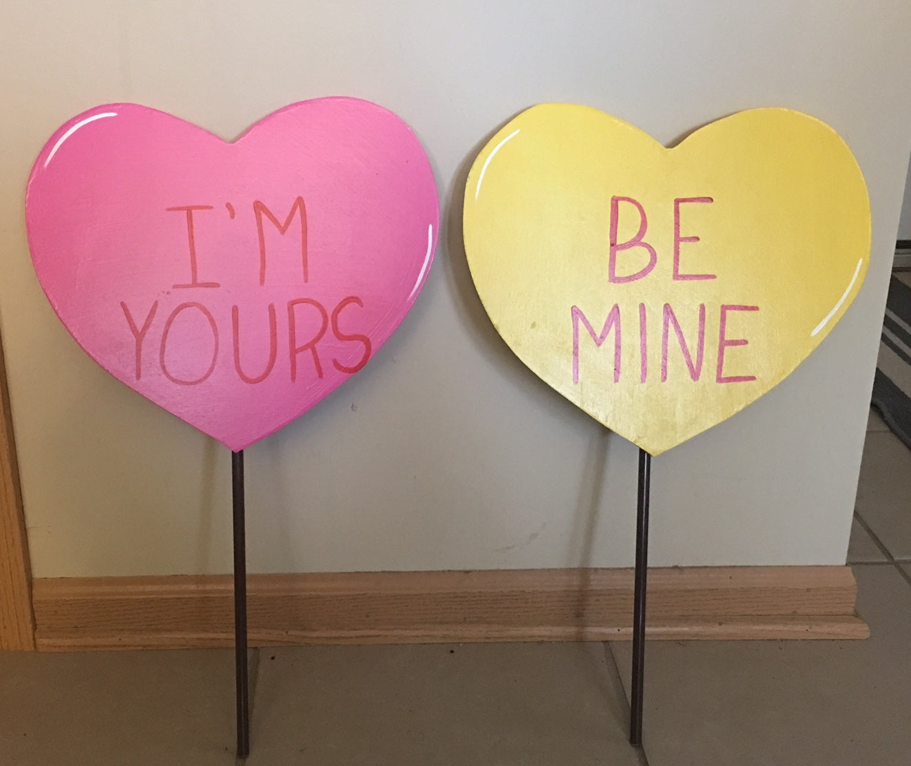 VALENTINE’S DAY CONVERSATION HEART WOOD OUTDOOR YARD ART SIGN, LAWN & GARDEN SIGN