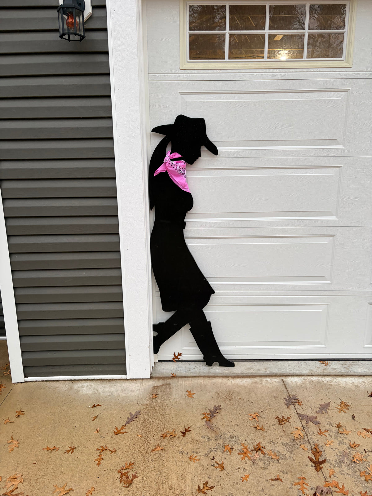 LEANING COWGIRL SILHOUETTE/SHADOW WOOD OUTDOOR YARD & LAWN SIGN, YARD ART