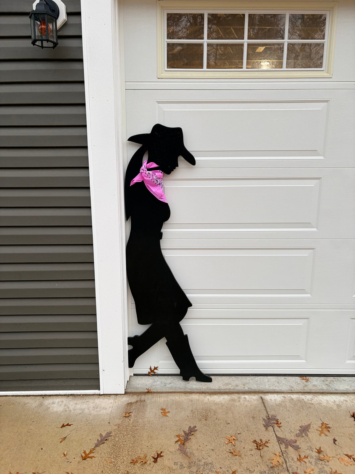 LEANING COWGIRL SILHOUETTE/SHADOW WOOD OUTDOOR YARD & LAWN SIGN, YARD ART