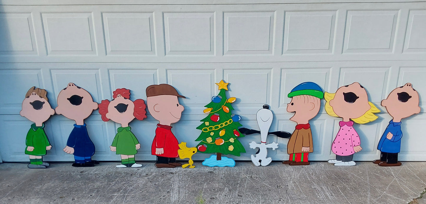 CHRISTMAS CHARACTERS CAROLING BY THE CHRISTMAS TREE, WOOD OUTDOOR LAWN YARD ART SIGN, SET OF 10