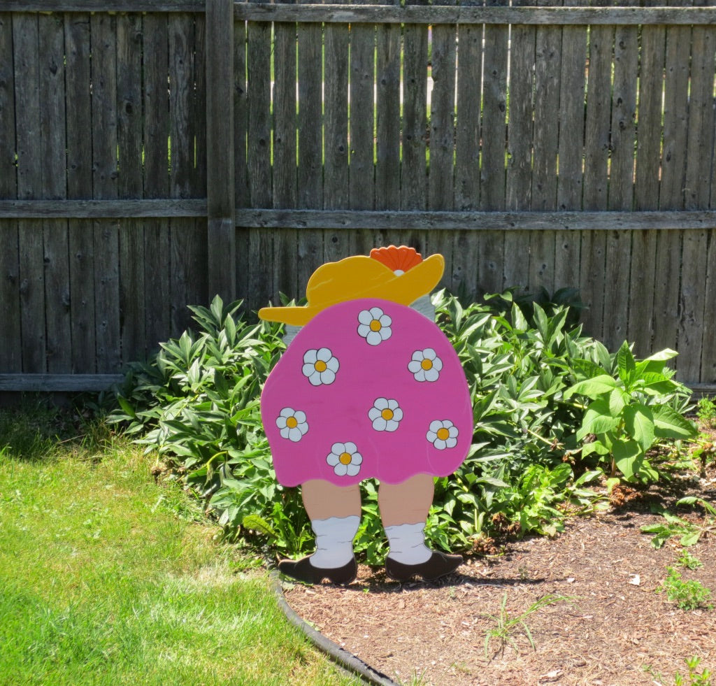 GRANDMA BENDING OVER GARDENING, WOOD OUTDOOR YARD ART SIGN, GARDEN DECORATION
