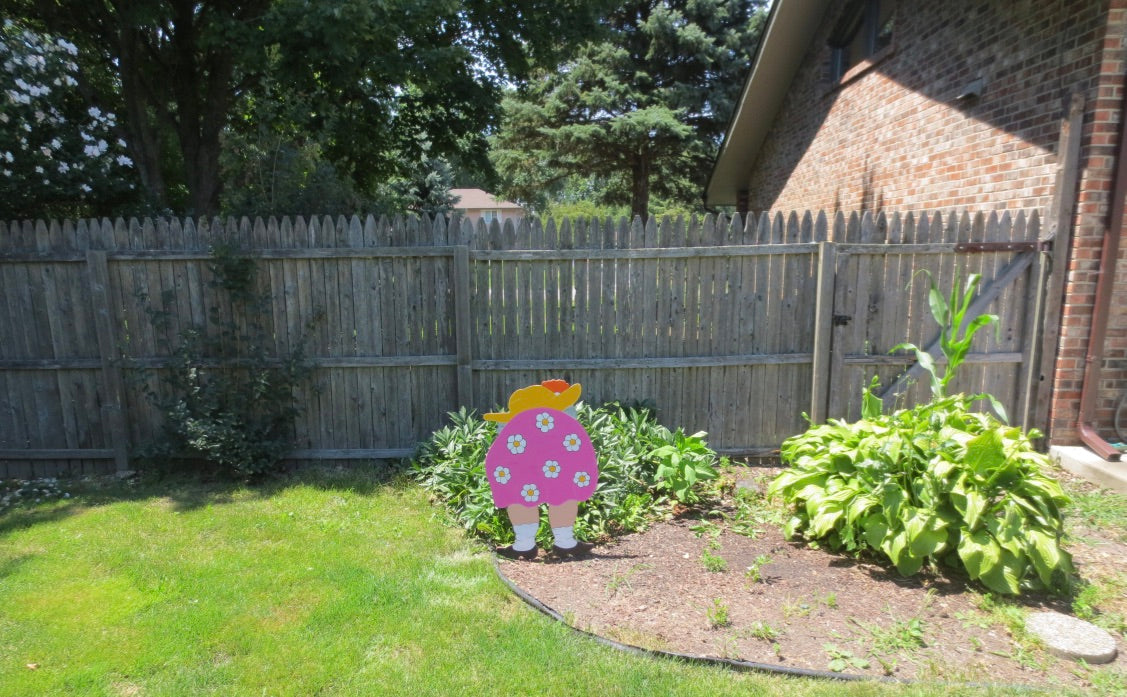 GRANDMA BENDING OVER GARDENING, WOOD OUTDOOR YARD ART SIGN, GARDEN DECORATION