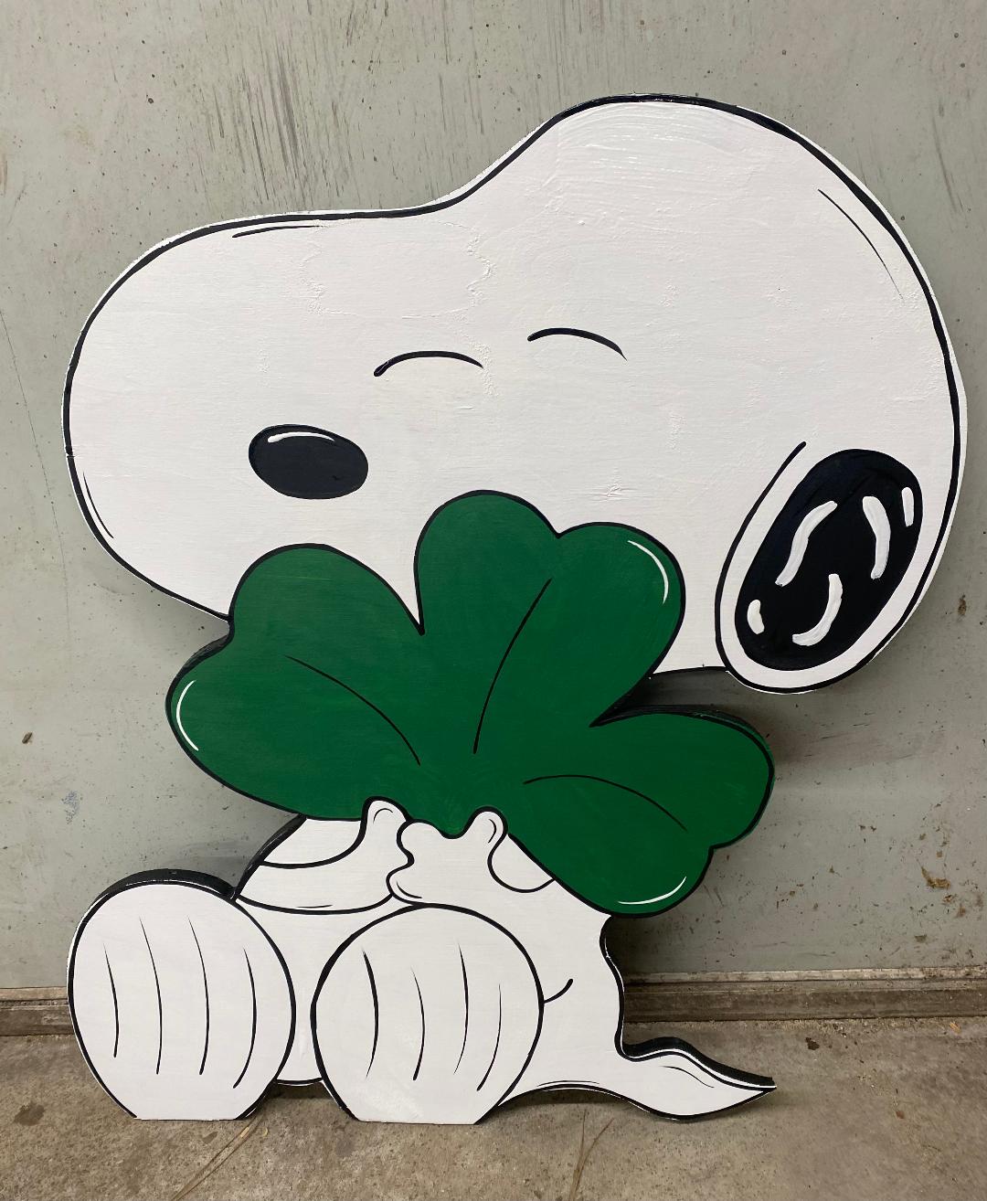 ST. PATRICK'S DAY BEAGLE DOG WITH SHAMROCK WOOD OUTDOOR YARD ART