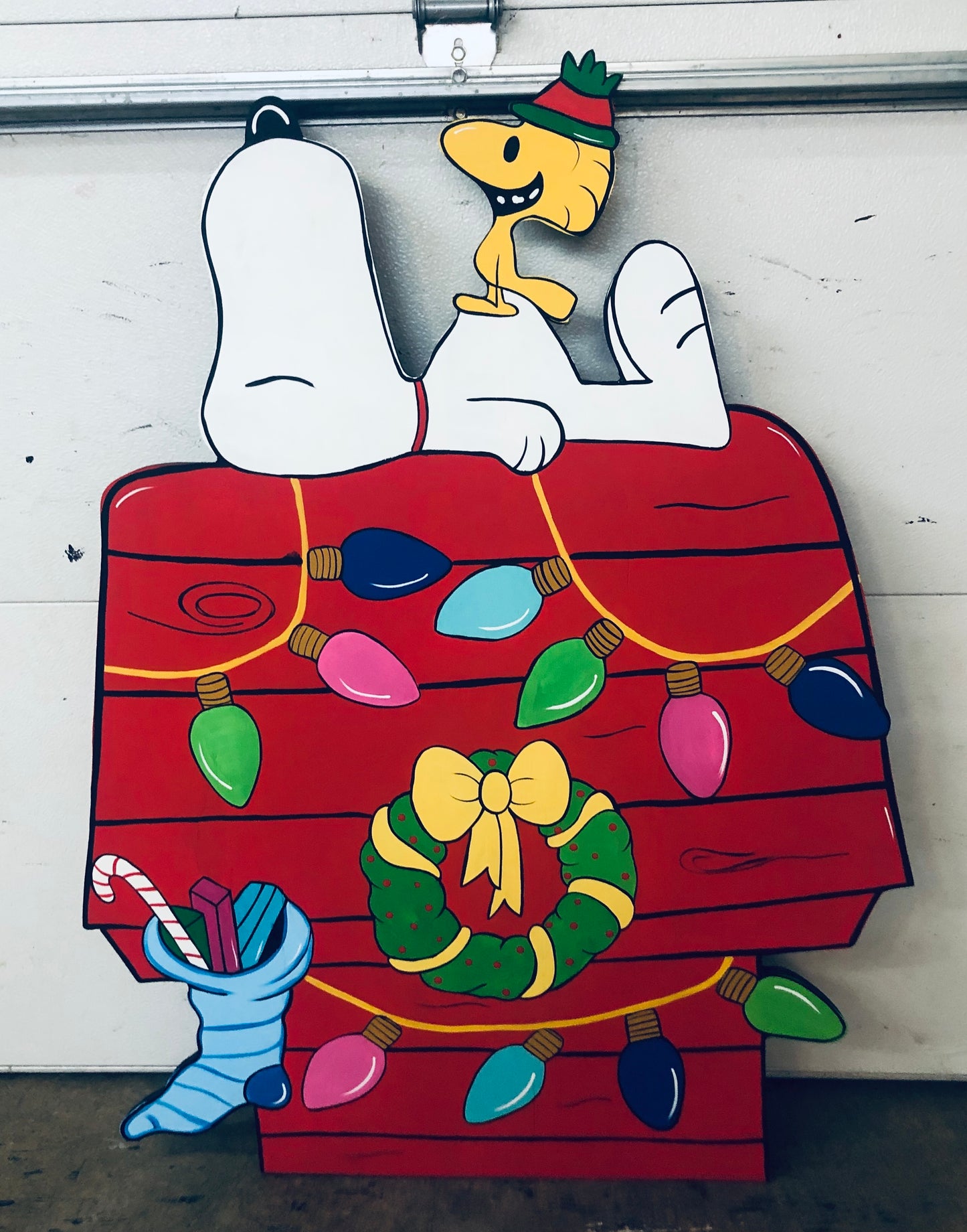 DECORATED DOGHOUSE FOR CHRISTMAS WOOD OUTDOOR LAWN YARD ART DECORATION