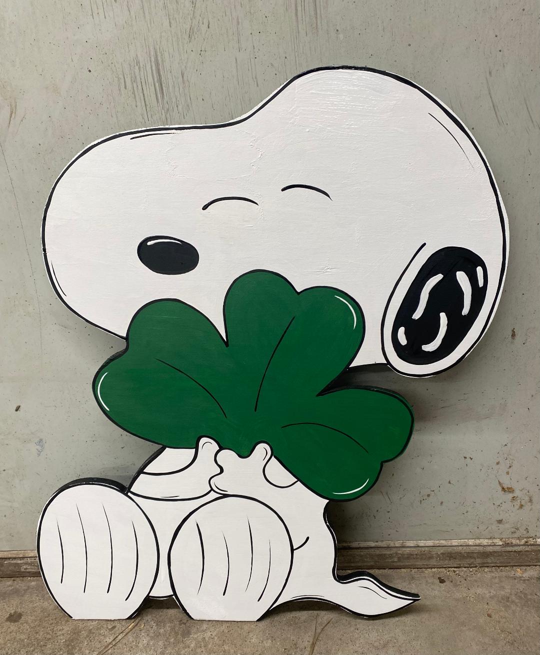 ST. PATRICK'S DAY BEAGLE DOG WITH SHAMROCK WOOD OUTDOOR YARD ART