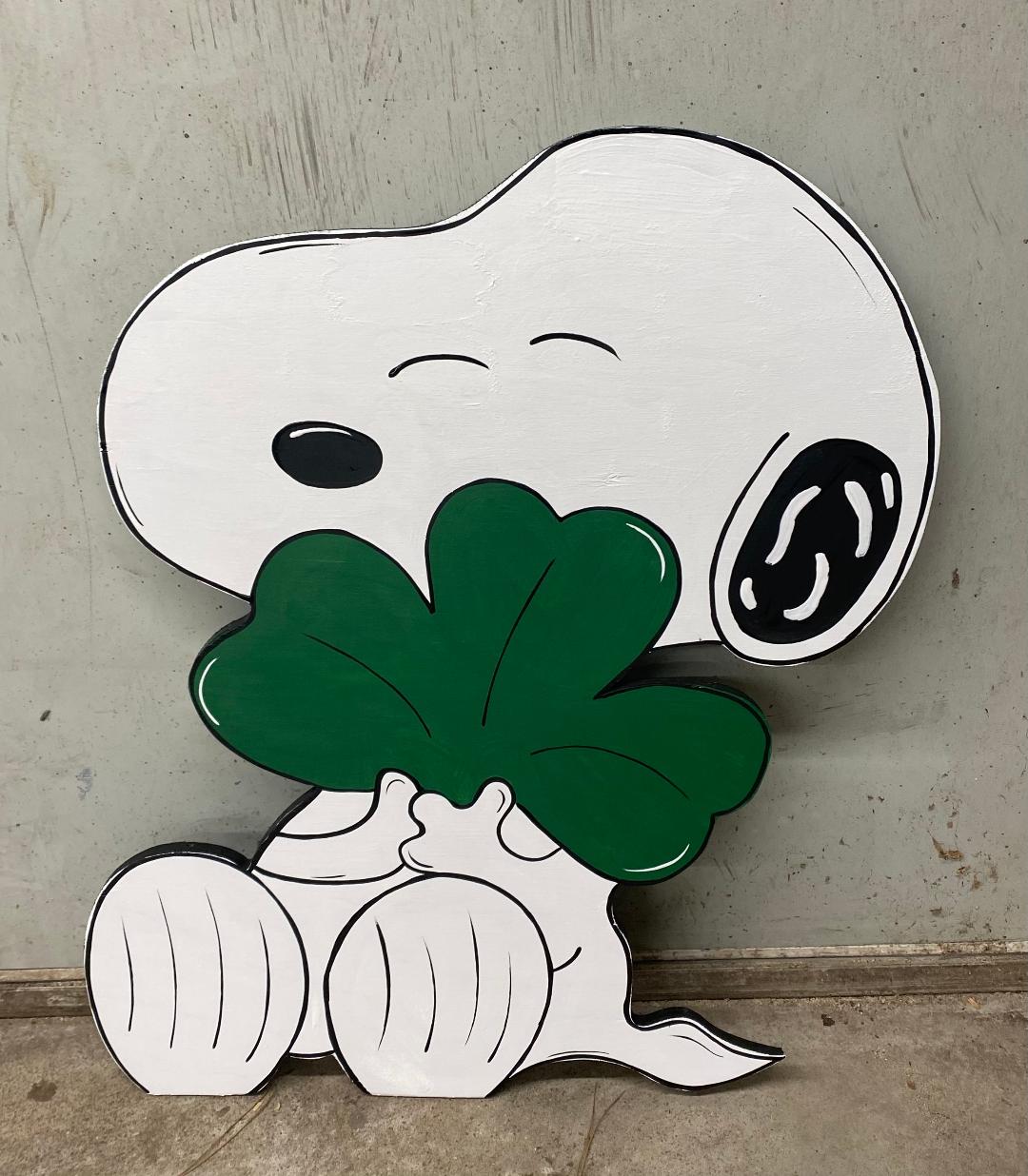 ST. PATRICK'S DAY BEAGLE DOG WITH SHAMROCK WOOD OUTDOOR YARD ART