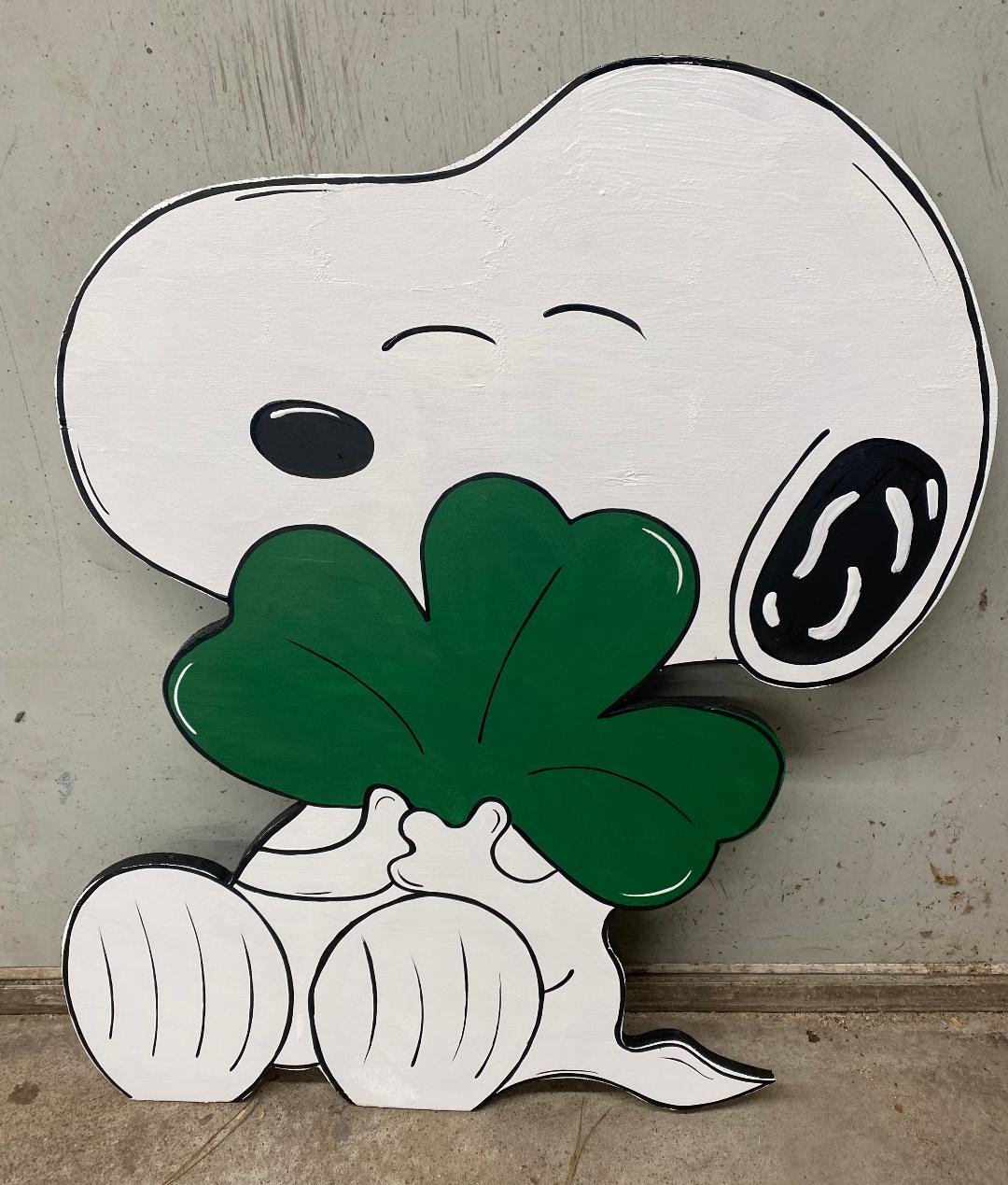 ST. PATRICK'S DAY BEAGLE DOG WITH SHAMROCK WOOD OUTDOOR YARD ART