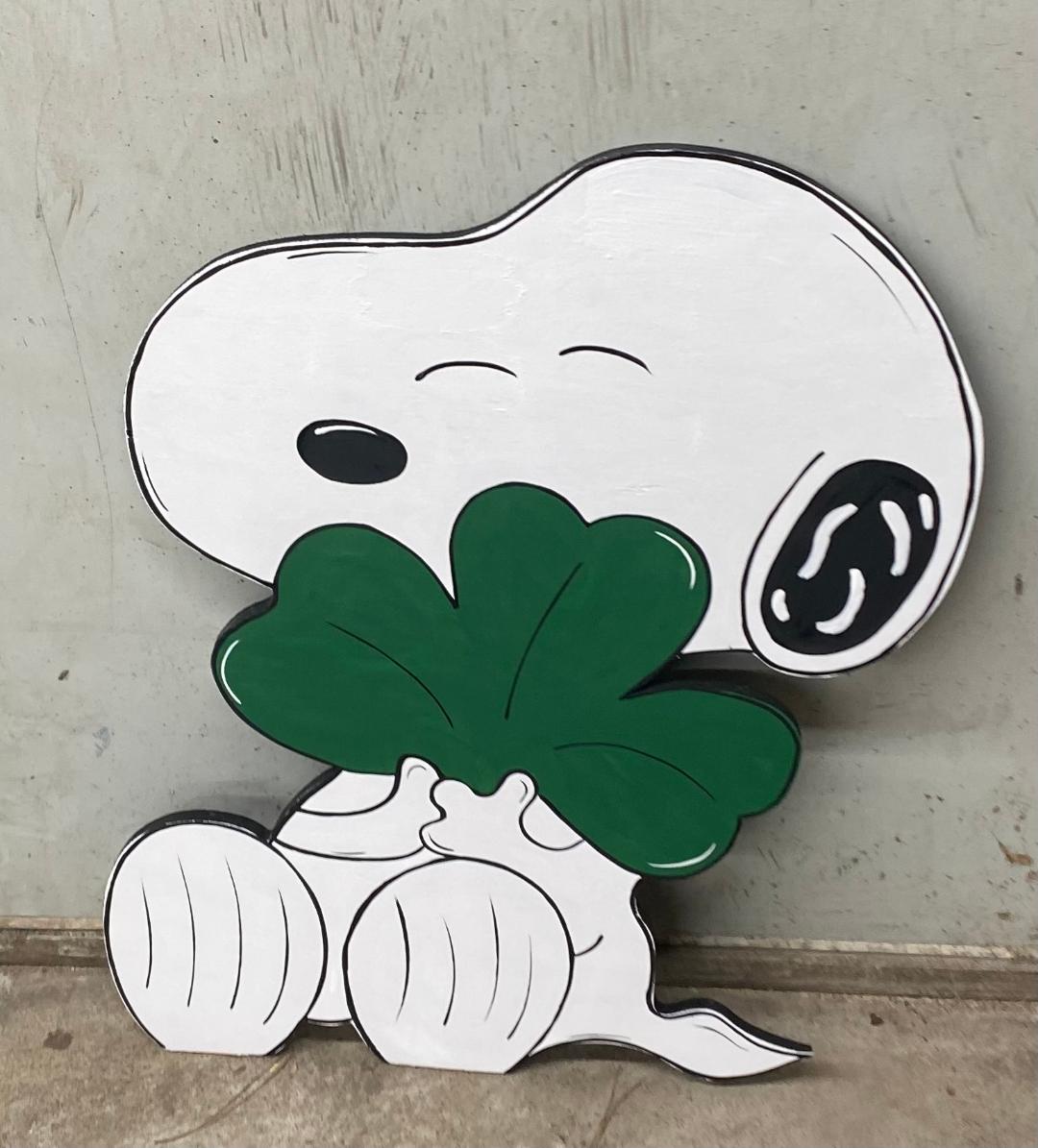 ST. PATRICK'S DAY BEAGLE DOG WITH SHAMROCK WOOD OUTDOOR YARD ART