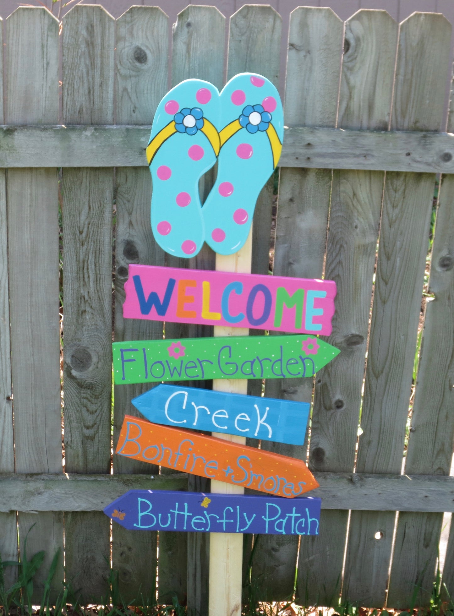 FLIP FLOP WELCOME DIRECTION SIGN, WOOD OUTDOOR YARD ART